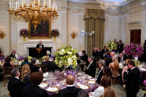 8 Tingkah Aneh Presiden AS Joe Biden, No 2 Gaya Makannya seperti Anak Kecil